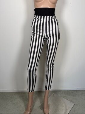Unique Vintage Black & White High-Waist Striped Ankle Pants